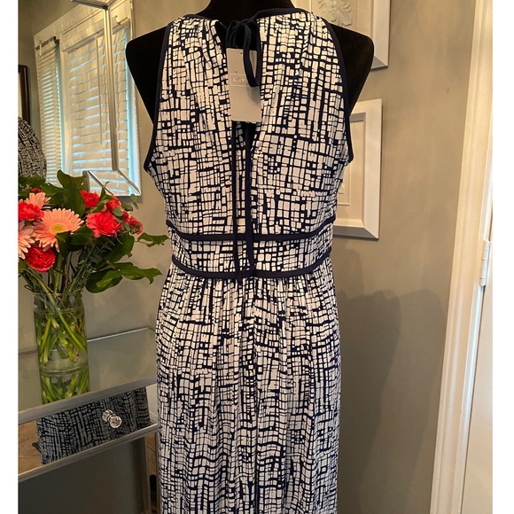 Laura’s Ladies Dress NWT - Picture 4 of 5